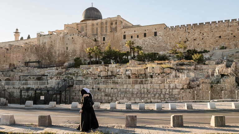 إسرائيل تصادر أراضي في القدس الشرقية لبناء قطار هوائي